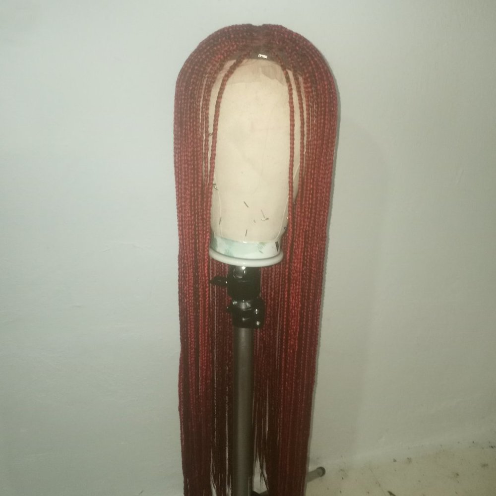 Red braided wig - Picture 5 of 6